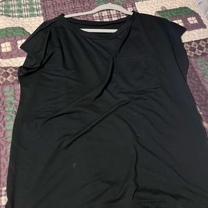 Size medium off the should shirt